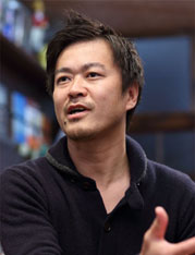 山根 浩揮氏