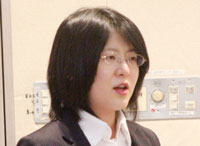 小平 愛氏