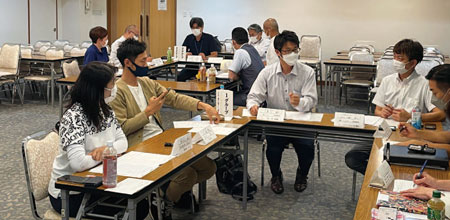 8月県例会グループ討論の様子